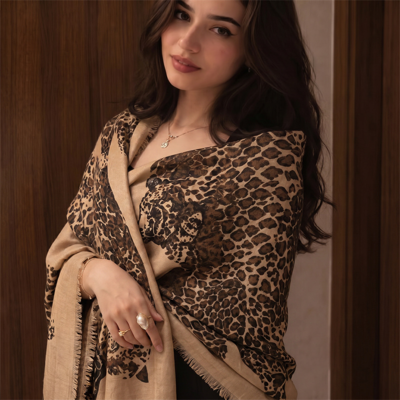 Hijab dan kerudung motif leopa - Vintage Fashion Women ulasan dan harga
