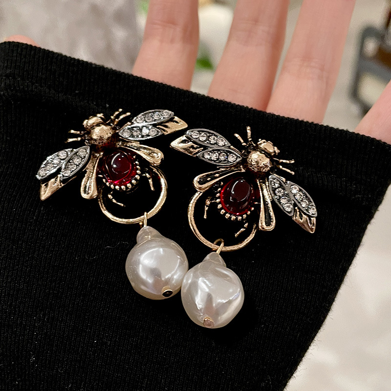 Anting Menjuntai Serangga Sera - Vintage Fashion Bug ulasan dan harga