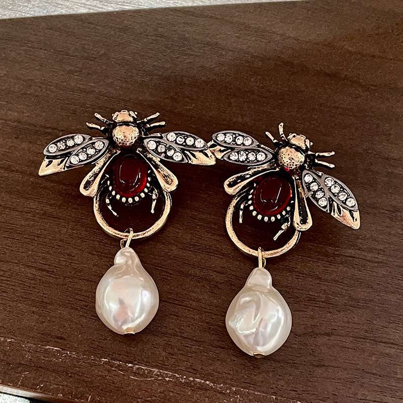 Anting Menjuntai Serangga Sera - Vintage Fashion Bug ulasan dan harga